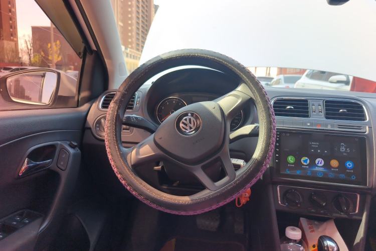 Used Volkswagen Polo 2014 1.6L Automatic Comfort Edition Steering Wheel