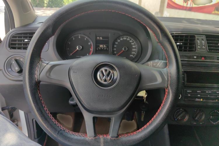 Used Volkswagen Polo 2014 1.4L Manual Fashion Edition Steering Wheel