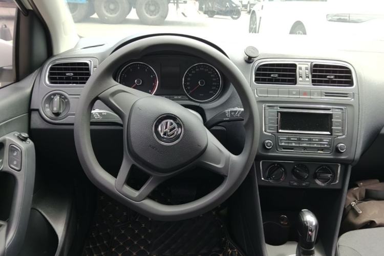 Used Volkswagen Polo 2014 1.6L Automatic Comfort Edition Steering Wheel