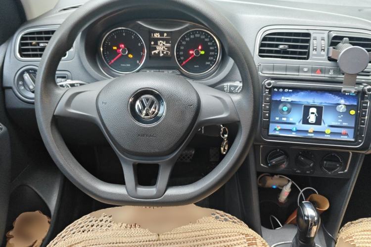 Used Volkswagen Polo 2014 1.6L Automatic Comfort Edition Steering Wheel