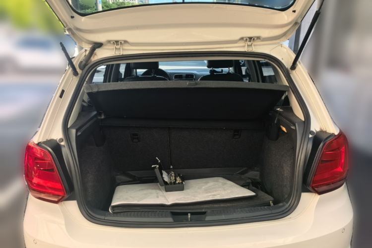 Used Volkswagen Polo 2014 1.6L Automatic Luxury Edition Trunk