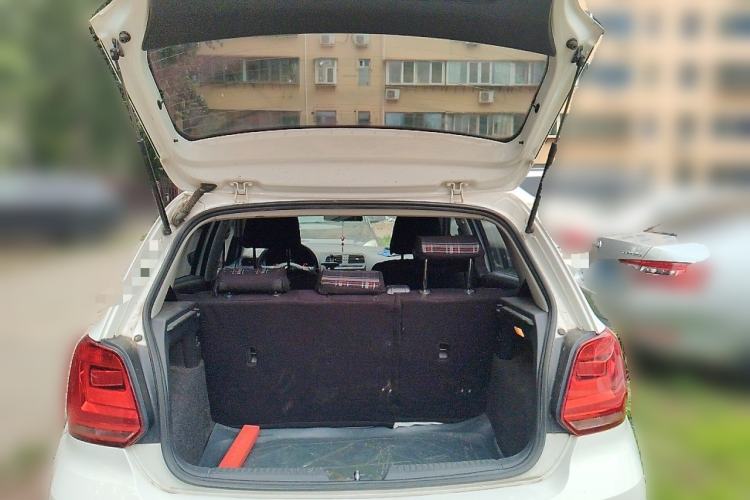 Used Volkswagen Polo 2014 1.4L Manual Fashion Edition Trunk