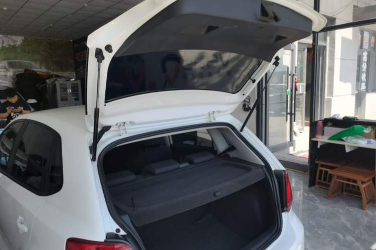 Used Volkswagen Polo 2014 1.4L Manual Fashion Edition Trunk