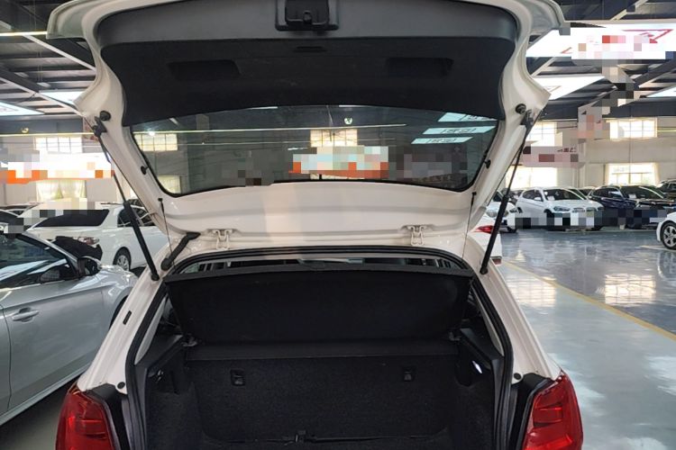 Used Volkswagen Polo 2014 1.4L Manual Fashion Edition Trunk