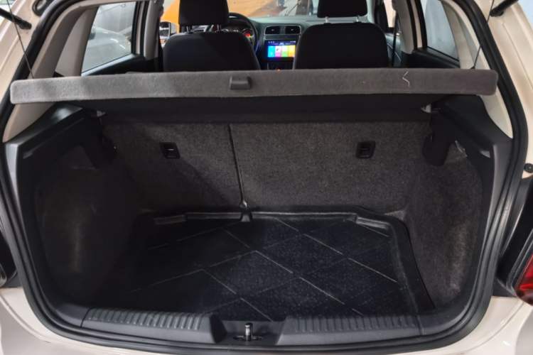 Used Volkswagen Polo 2014 1.6L Automatic Comfort Edition Trunk
