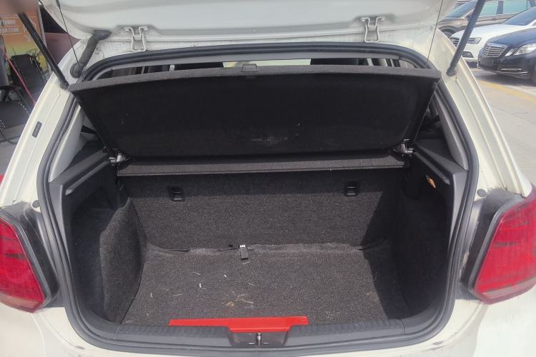 Used Volkswagen Polo 2014 1.4L Manual Fashion Edition Trunk