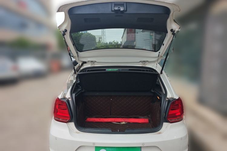 Used Volkswagen Polo 2014 1.6L Automatic Comfort Edition Trunk