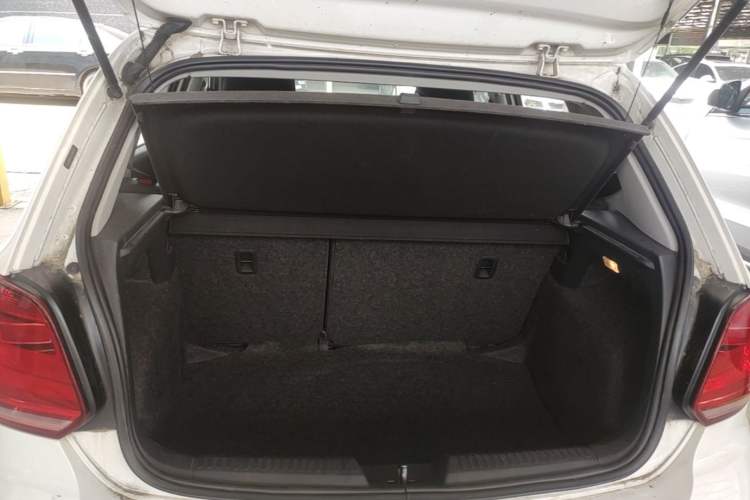 Used Volkswagen Polo 2014 1.6L Automatic Comfort Edition Trunk
