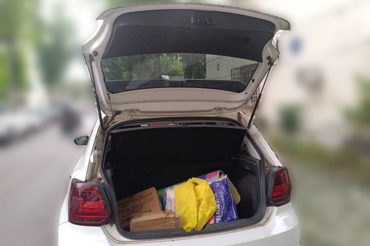 Used Volkswagen Polo 2014 1.4L Manual Fashion Edition Trunk