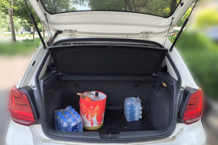 Used Volkswagen Polo 2014 1.4L Manual Fashion Edition Trunk