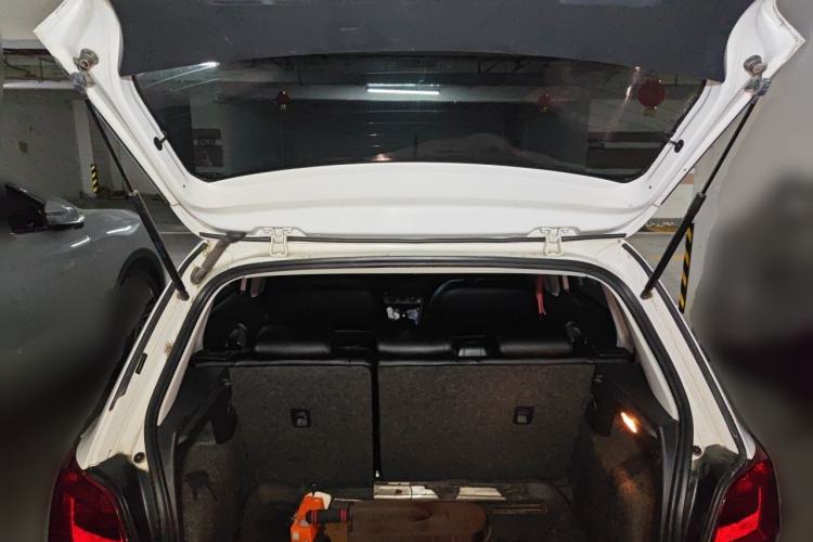 Used Volkswagen Polo 2014 1.6L Automatic Comfort Edition Trunk