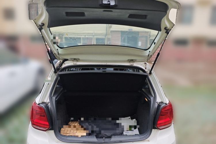 Used Volkswagen Polo 2014 1.4L Manual Fashion Edition Trunk