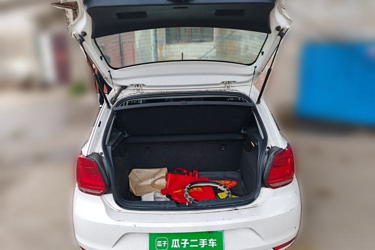 Used Volkswagen Polo 2014 1.4L Manual Fashion Edition Trunk
