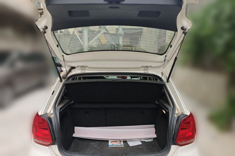 Used Volkswagen Polo 2014 1.6L Automatic Comfort Edition Trunk