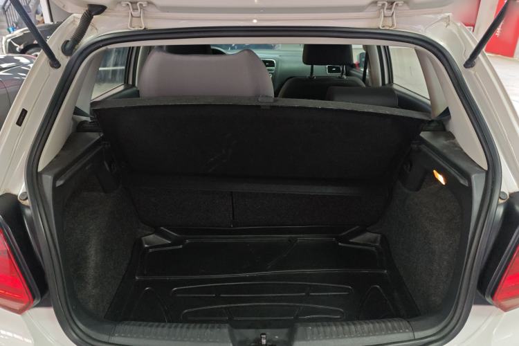 Used Volkswagen Polo 2014 1.6L Automatic Comfort Edition Trunk