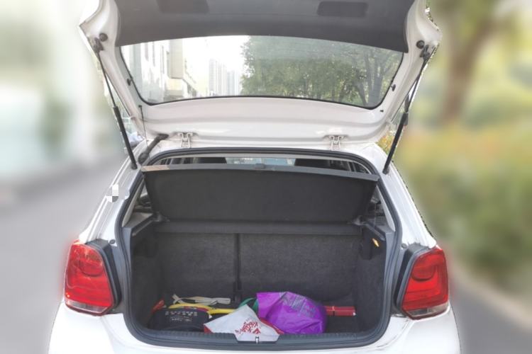 Used Volkswagen Polo 2014 1.6L Automatic Comfort Edition Trunk