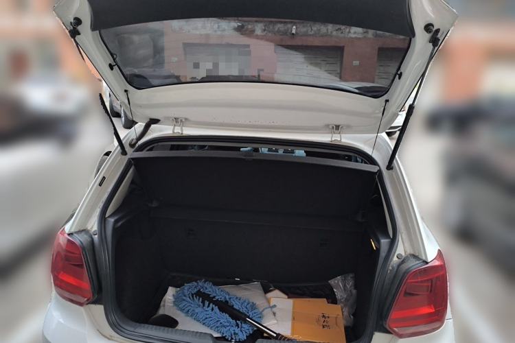 Used Volkswagen Polo 2014 1.4L Manual Fashion Edition Trunk