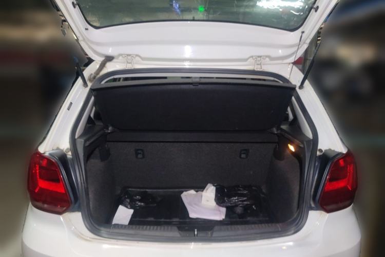 Used Volkswagen Polo 2014 1.4L Manual Fashion Edition Trunk