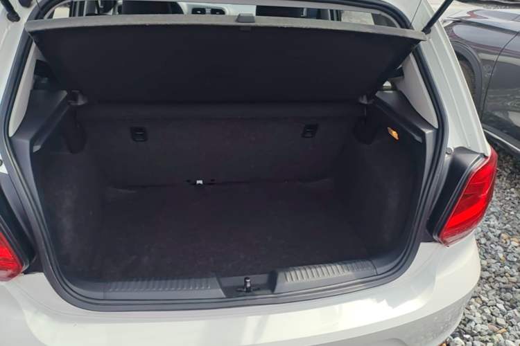 Used Volkswagen Polo 2014 1.4L Manual Fashion Edition Trunk