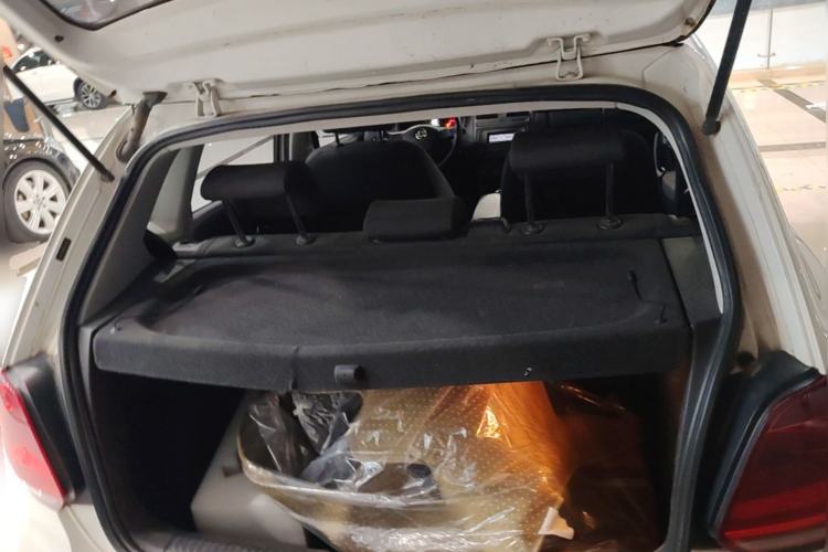 Used Volkswagen Polo 2014 1.4L Manual Fashion Edition Trunk