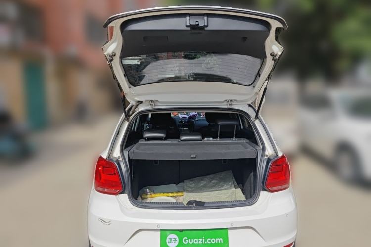 Used Volkswagen Polo 2014 1.6L Automatic Luxury Edition Trunk