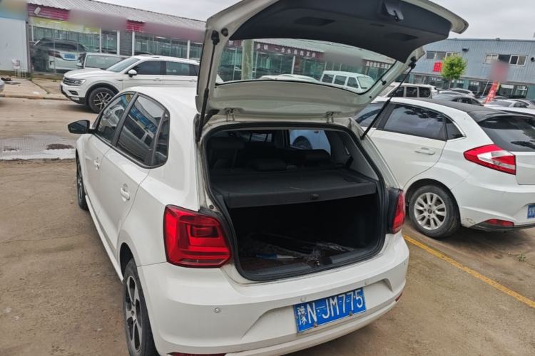 Used Volkswagen Polo 2014 1.4L Manual Fashion Edition Trunk