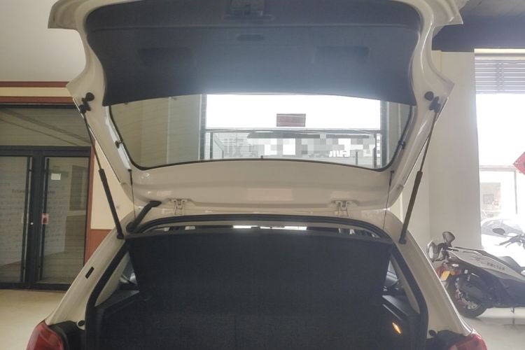 Used Volkswagen Polo 2014 1.6L Automatic Comfort Edition Trunk