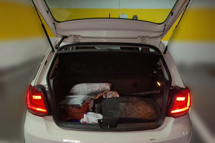 Used Volkswagen Polo 2014 1.6L Automatic Luxury Edition Trunk