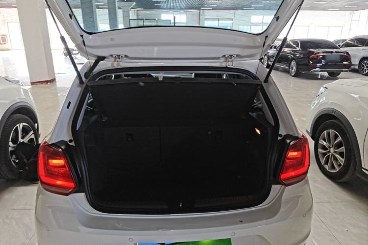 Used Volkswagen Polo 2014 1.6L Automatic Comfort Edition Trunk
