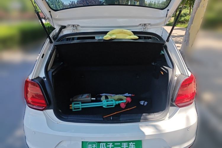 Used Volkswagen Polo 2014 1.4L Manual Fashion Edition Trunk
