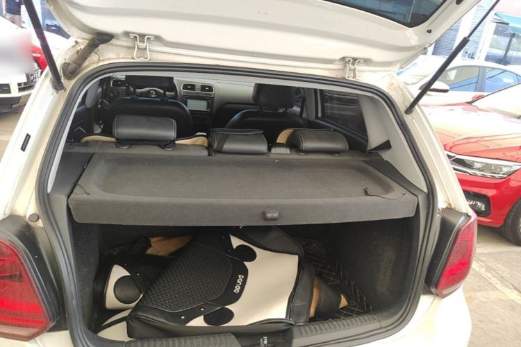 Used Volkswagen Polo 2014 1.4L Manual Comfort Edition Trunk
