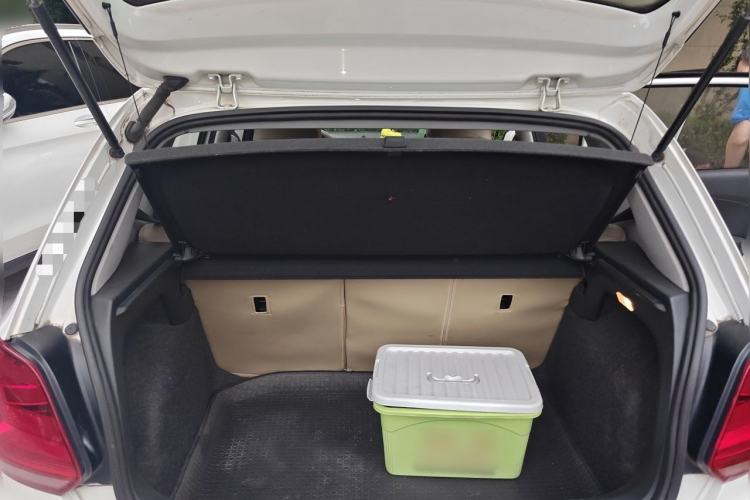Used Volkswagen Polo 2014 1.4L Manual Comfort Edition Trunk