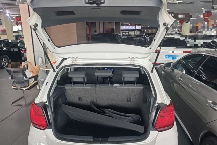 Used Volkswagen Polo 2014 1.6L Automatic Comfort Edition Trunk