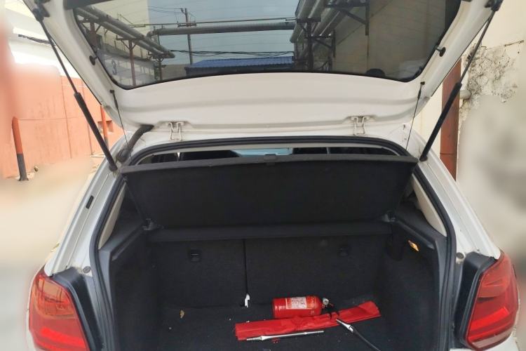 Used Volkswagen Polo 2014 1.6L Automatic Comfort Edition Trunk