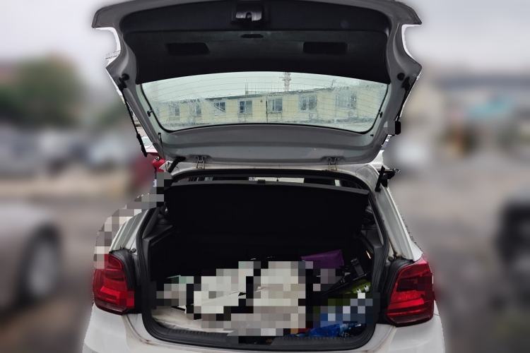 Used Volkswagen Polo 2014 1.6L Automatic Luxury Edition Trunk