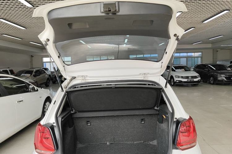 Used Volkswagen Polo 2014 1.4L Manual Fashion Edition Trunk