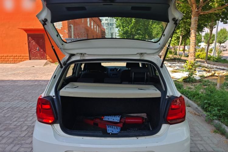Used Volkswagen Polo 2014 1.4L Manual Fashion Edition Trunk