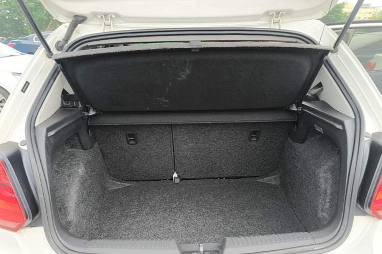 Used Volkswagen Polo 2014 1.6L Automatic Comfort Edition Trunk