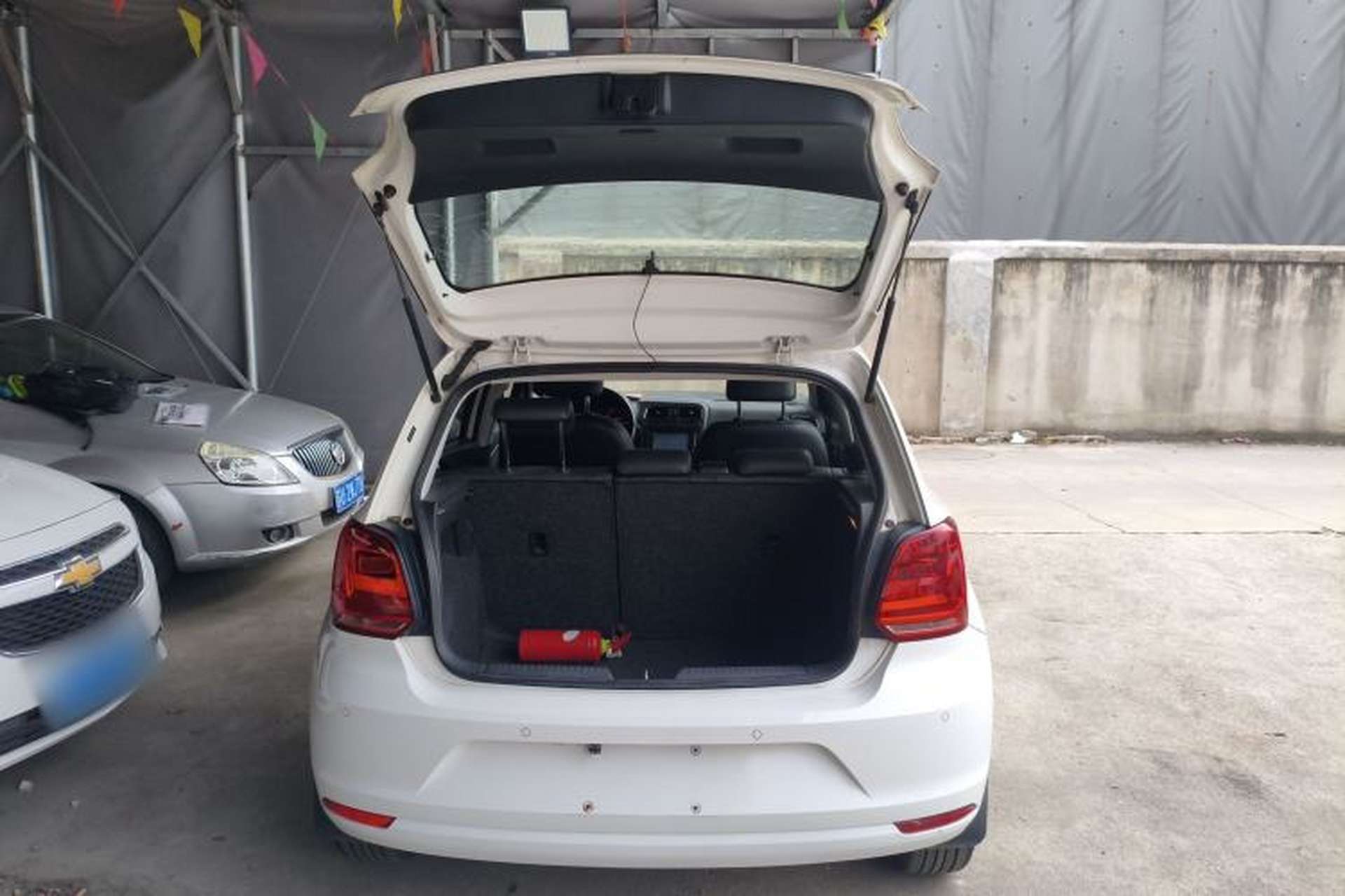 Used Volkswagen Polo 2014 1.6L Automatic Luxury Edition Trunk