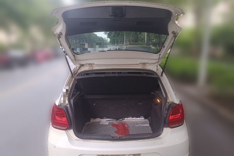 Used Volkswagen Polo 2014 1.4L Manual Fashion Edition Trunk