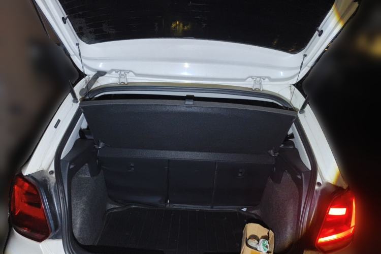 Used Volkswagen Polo 2014 1.6L Automatic Comfort Edition Trunk