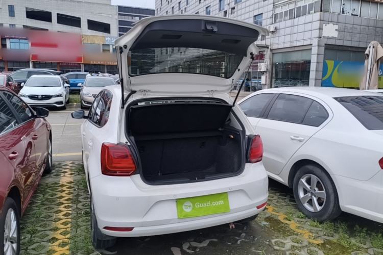 Used Volkswagen Polo 2014 1.6L Automatic Luxury Edition Trunk