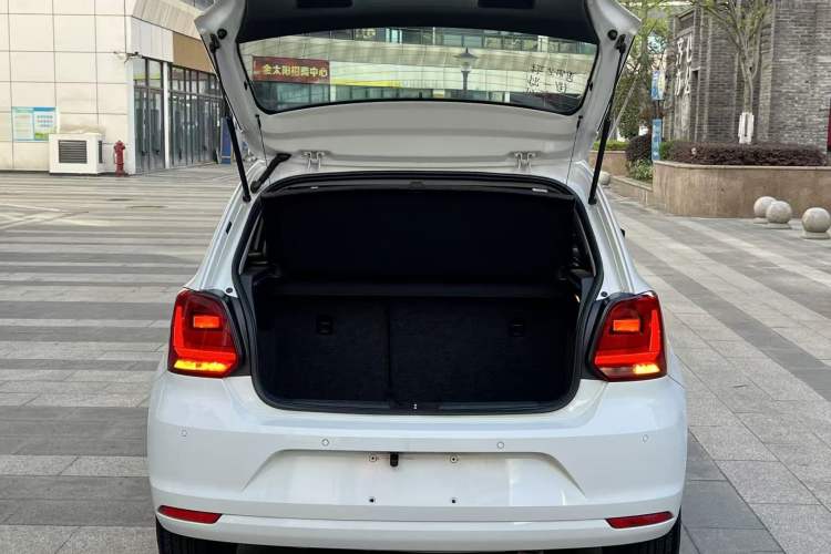 Used Volkswagen Polo 2014 1.4L Automatic Comfort Edition Trunk