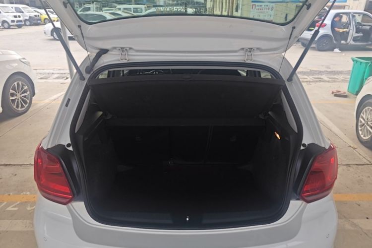 Used Volkswagen Polo 2014 1.6L Automatic Comfort Edition Trunk