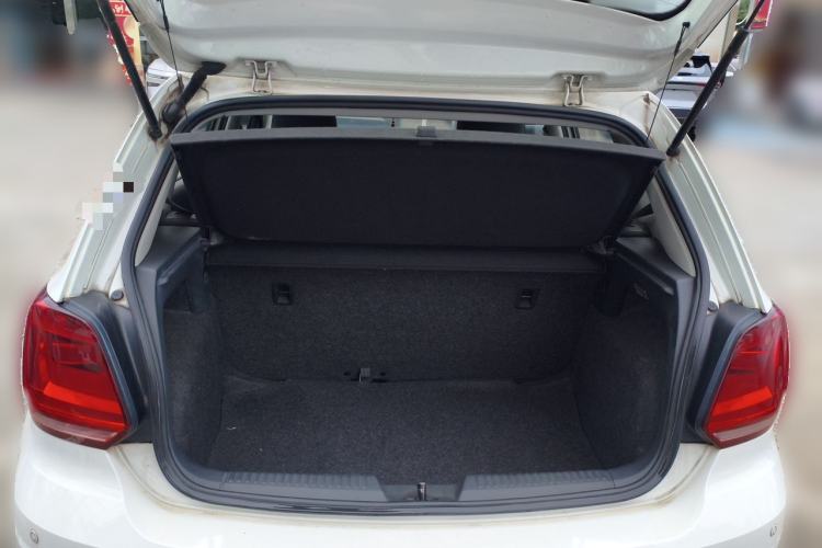 Used Volkswagen Polo 2014 1.4L Manual Fashion Edition Trunk