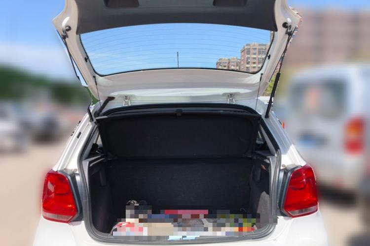 Used Volkswagen Polo 2014 1.4L Manual Fashion Edition Trunk