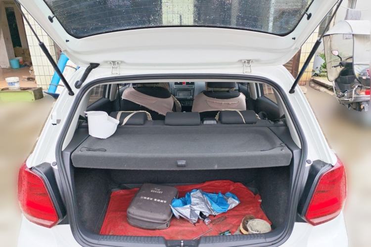 Used Volkswagen Polo 2014 1.4L Manual Fashion Edition Trunk