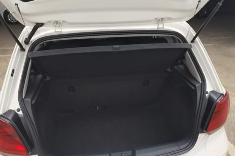 Used Volkswagen Polo 2014 1.4L Manual Fashion Edition Trunk
