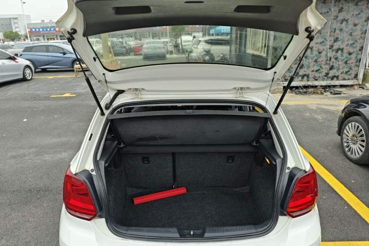 Used Volkswagen Polo 2014 1.4L Automatic Comfort Edition Trunk