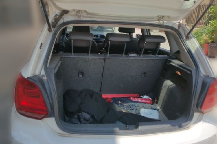 Used Volkswagen Polo 2014 1.6L Automatic Luxury Edition Trunk